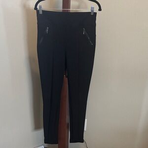 Black Slim Fit Leggings with Zipper Pockets
